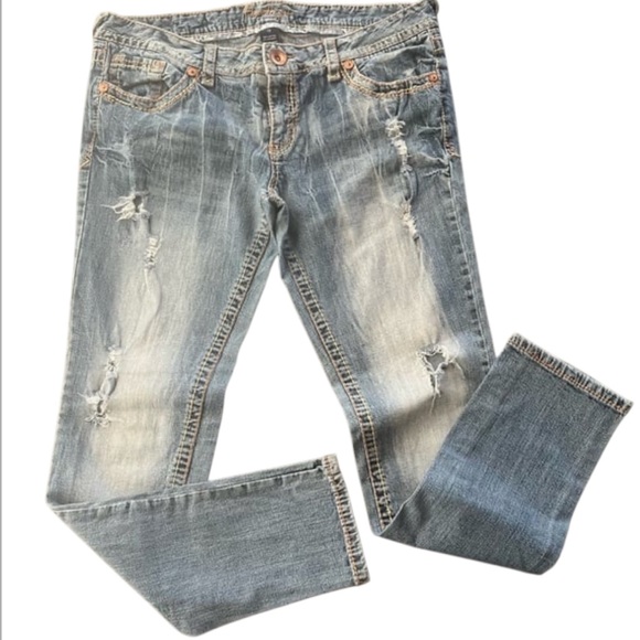 Amethyst Junior’s size 13 Blue Jeans Distressed - Picture 1 of 8